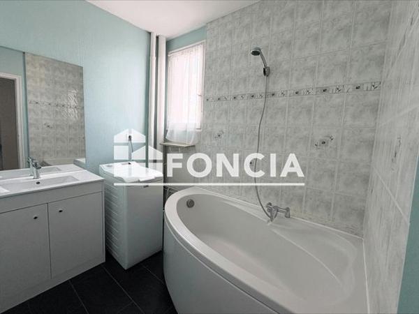 Location Appartement 3 pièces 69.3 m² - Résidence Desiles - Porte 21 Le Mans 72000