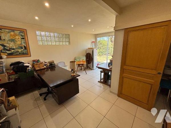 A VENDRE, Gironde, proche Bordeaux, PAREMPUYRE, proche centre, Maison de plain-pied de 1982, 13...