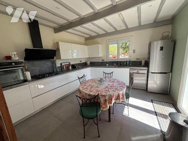 A VENDRE, Gironde, proche Bordeaux, PAREMPUYRE, proche centre, Maison de plain-pied de 1982, 13...