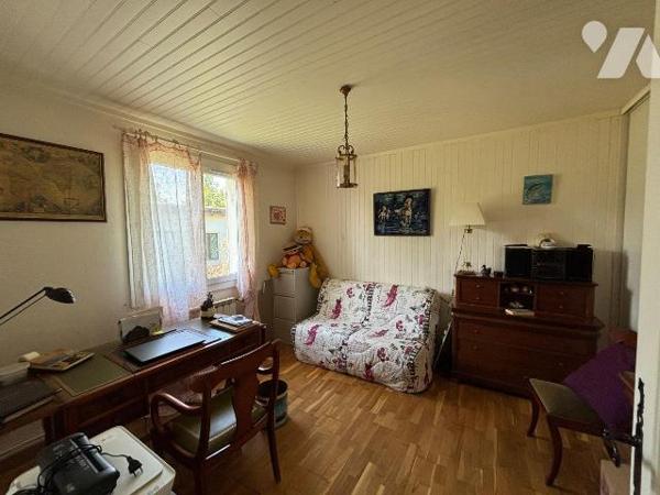 A VENDRE, Gironde, proche Bordeaux, PAREMPUYRE, proche centre, Maison de plain-pied de 1982, 13...