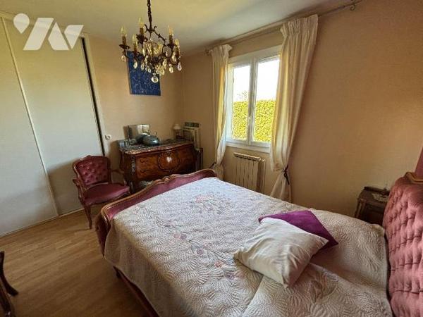 A VENDRE, Gironde, proche Bordeaux, PAREMPUYRE, proche centre, Maison de plain-pied de 1982, 13...