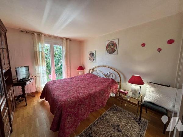 A VENDRE, Gironde, proche Bordeaux, PAREMPUYRE, proche centre, Maison de plain-pied de 1982, 13...