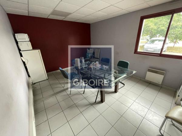 Local d'activites 720 m² à louer THOUARE SUR LOIRE (réf : 44.018756)