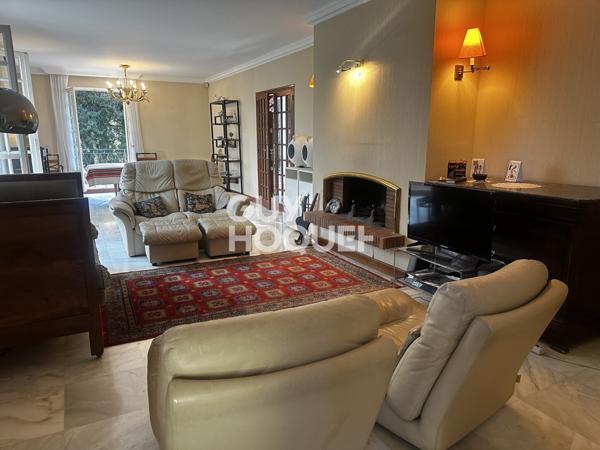 MAISON À VENDRE DE 8 PIÈCES DE 181,40 M²