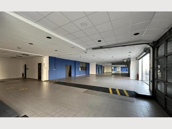 Commerce Loos