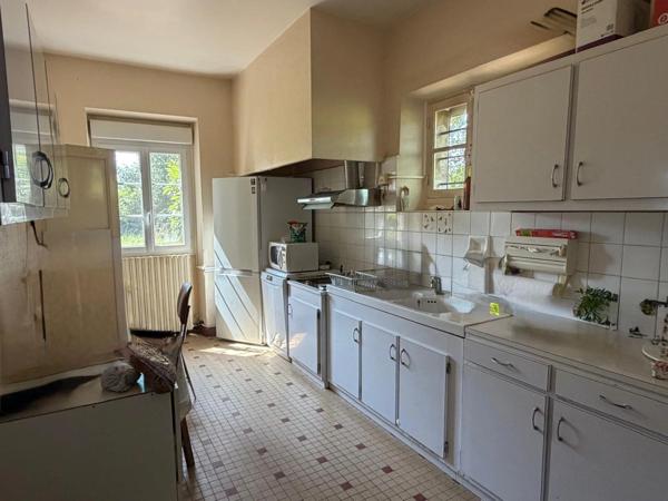 PLAISANCE DU GERS(32): MAISON BOURGEOISE avec garages et dependances , dans son jus, 190m2 sur terrain paysagé et pâture de 5.000m2, au calme,
