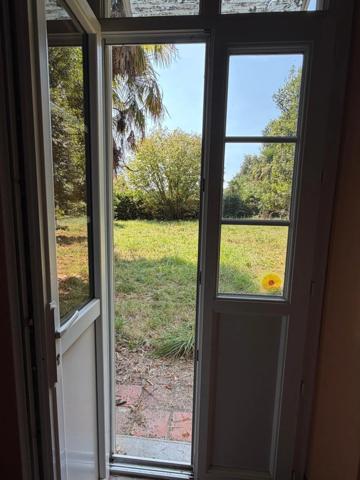 PLAISANCE DU GERS(32): MAISON BOURGEOISE avec garages et dependances , dans son jus, 190m2 sur terrain paysagé et pâture de 5.000m2, au calme,