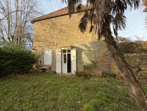 PLAISANCE DU GERS(32): MAISON BOURGEOISE avec garages et dependances , dans son jus, 190m2 sur terrain paysagé et pâture de 5.000m2, au calme,