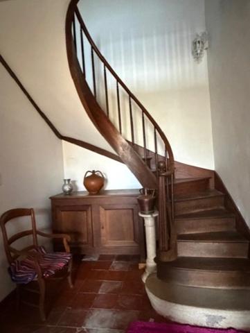 PLAISANCE DU GERS(32): MAISON BOURGEOISE avec garages et dependances , dans son jus, 190m2 sur terrain paysagé et pâture de 5.000m2, au calme,