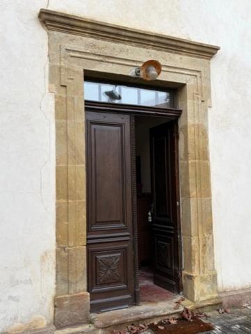 PLAISANCE DU GERS(32): MAISON BOURGEOISE avec garages et dependances , dans son jus, 190m2 sur terrain paysagé et pâture de 5.000m2, au calme,