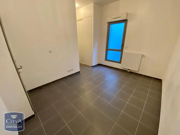 Appartement à louer 4 pièces 116.91m² Toulon (83000)