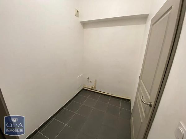Appartement à louer 4 pièces 116.91m² Toulon (83000)