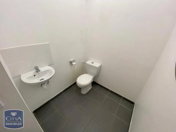 Appartement à louer 4 pièces 116.91m² Toulon (83000)