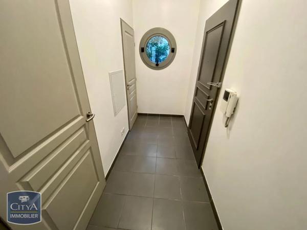 Appartement à louer 4 pièces 116.91m² Toulon (83000)