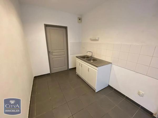 Appartement à louer 4 pièces 116.91m² Toulon (83000)