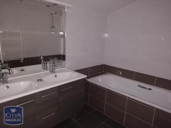 Appartement à louer 4 pièces 116.91m²