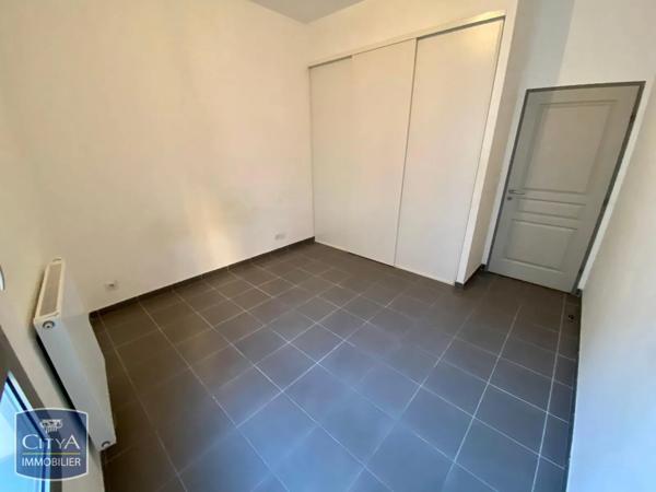 Appartement à louer 4 pièces 116.91m² Toulon (83000)