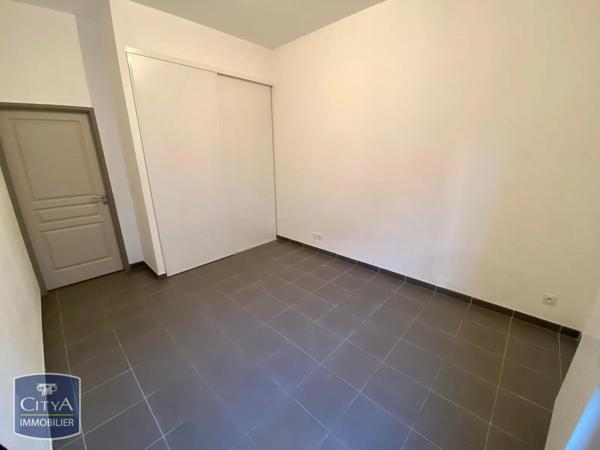 Appartement à louer 4 pièces 116.91m² Toulon (83000)