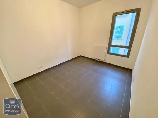 Appartement à louer 4 pièces 116.91m² Toulon (83000)