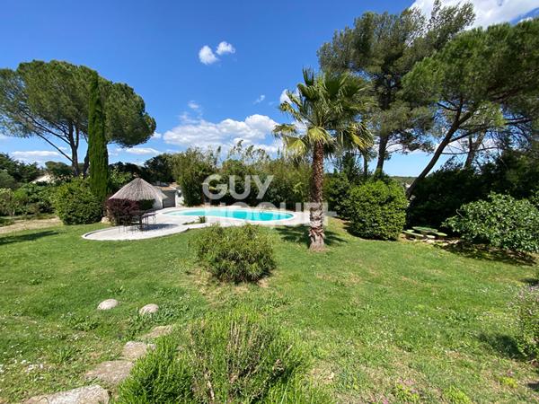 Maison de Prestige à Vendre à Langlade