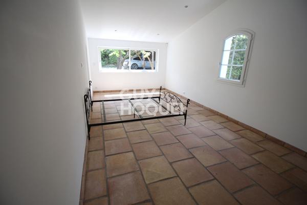 Maison de Prestige à Vendre à Langlade