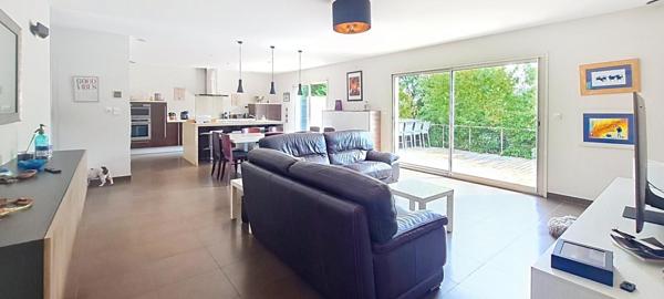 VIlla de 135 m² de plein pied avec piscine sur un terrain de 506m²