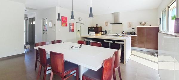 VIlla de 135 m² de plein pied avec piscine sur un terrain de 506m²