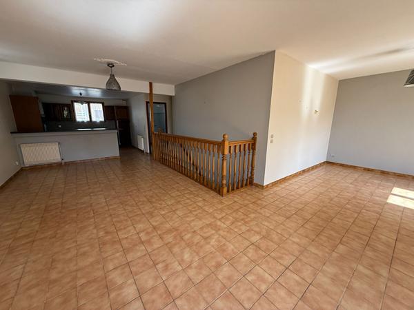 MAISON 3 CHAMBRES AVEC JARDIN ET GARAGE A POMAS