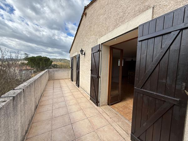 MAISON 3 CHAMBRES AVEC JARDIN ET GARAGE A POMAS