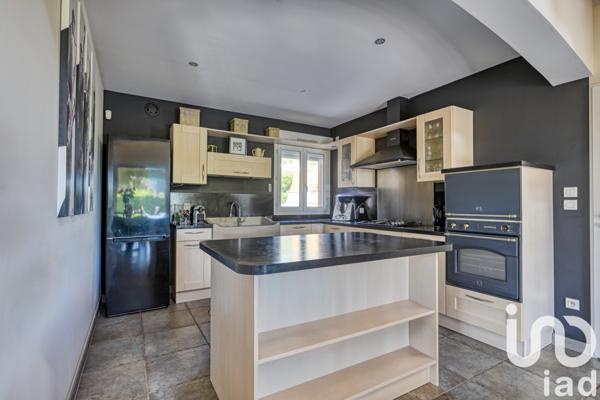 Maison à vendre 6 pièces 148 m² Corbières-en-Provence