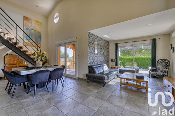 Maison à vendre 6 pièces 148 m² Corbières-en-Provence