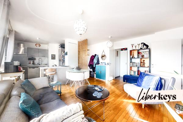 Appartement T3 de 61 m² / dernier étage exposé Sud / stationnement à Colombes