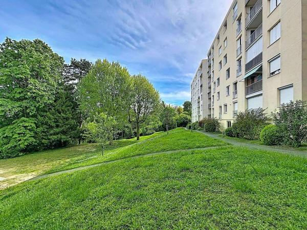 La Mulatière, T3 traversant dans résidence arborée