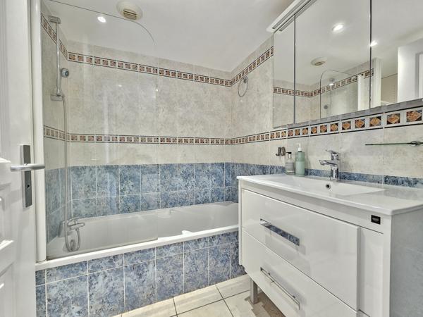 AJACCIO Sanguinaires Superbe T2 vue mer plage à pieds Ajaccio (20000)