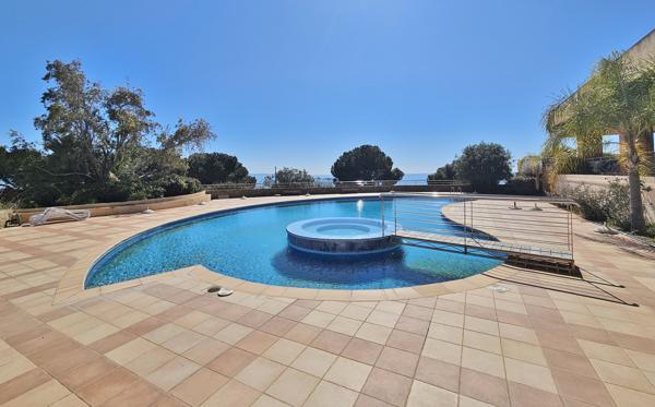 AJACCIO Sanguinaires Superbe T2 vue mer plage à pieds Ajaccio (20000)