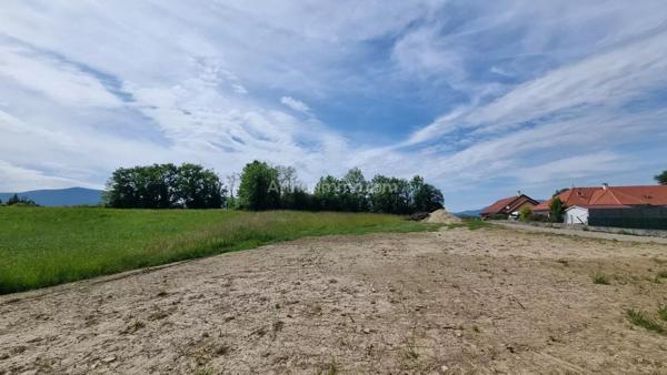 Vente Terrain 682 m2 à Belley