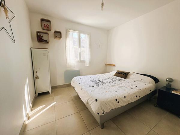 Secteur résidentiel de Venelles Villa individuelle T4 (construction 2021) avec garage attenant sur parcelle de terrain clos de 248 m²