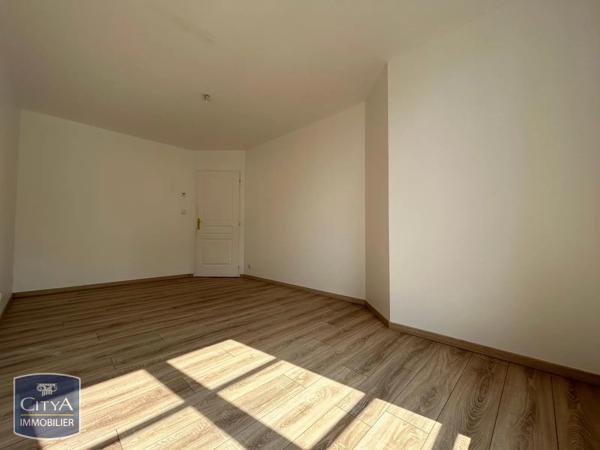 Appartement à louer 2 pièces 71m² Sedan (08200)
