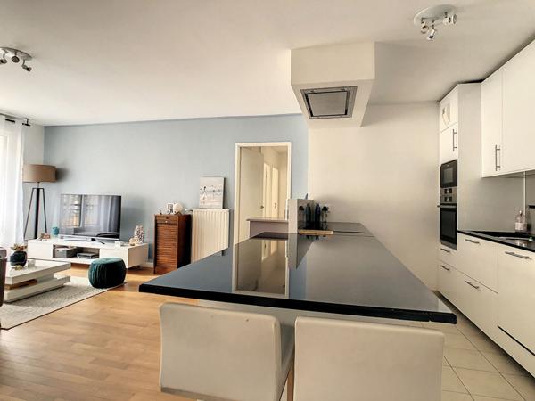 Appartement Suresnes 3 pièce(s) 72 m2