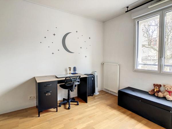 Appartement Suresnes 3 pièce(s) 72 m2