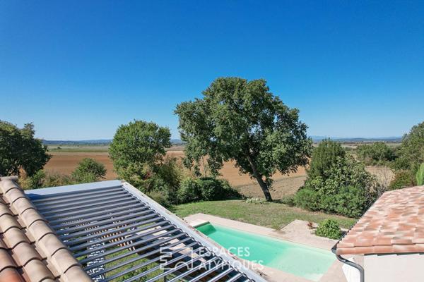 L’horizon pour voisin, maison de plain-pied avec piscine.