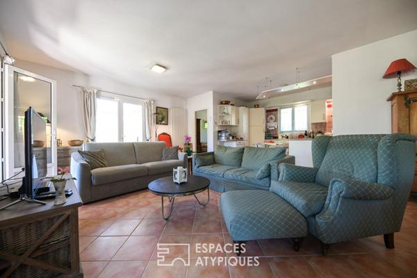 L’horizon pour voisin, maison de plain-pied avec piscine.