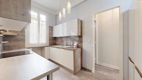 NICE - MUSICIENS : JOLI F2 TRAVERSANT AVEC BALCONS EN AVANT DERNIER ÉTAGE