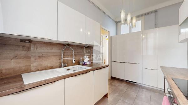 NICE - MUSICIENS : JOLI F2 TRAVERSANT AVEC BALCONS EN AVANT DERNIER ÉTAGE