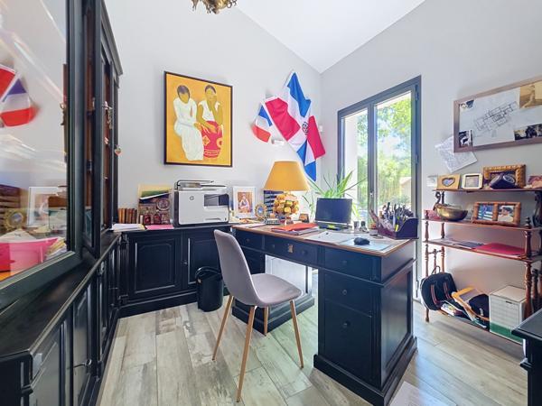 Maison
         5 pièces
        - 209 m² Bien prestige 1 649 000 € *