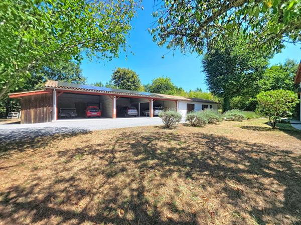 Maison
         5 pièces
        - 209 m² Bien prestige 1 649 000 € *