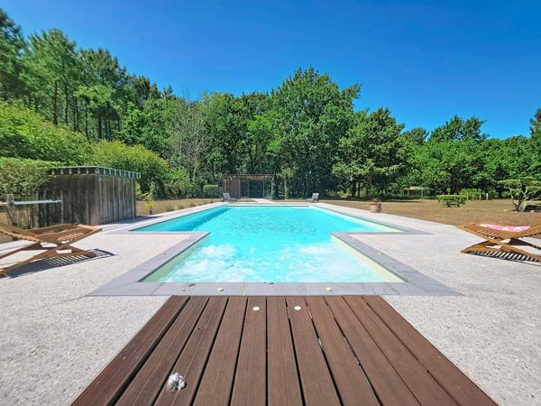 Maison
         5 pièces
        - 209 m² Bien prestige 1 649 000 € *