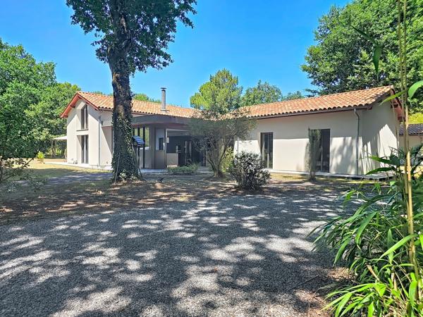 Maison
         5 pièces
        - 209 m² Bien prestige 1 649 000 € *