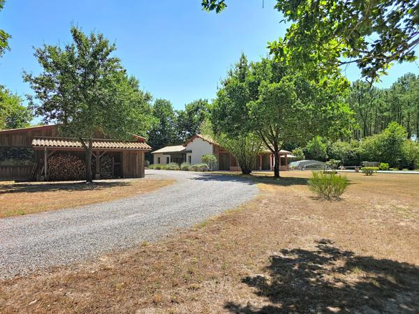 Maison
         5 pièces
        - 209 m² Bien prestige 1 649 000 € *