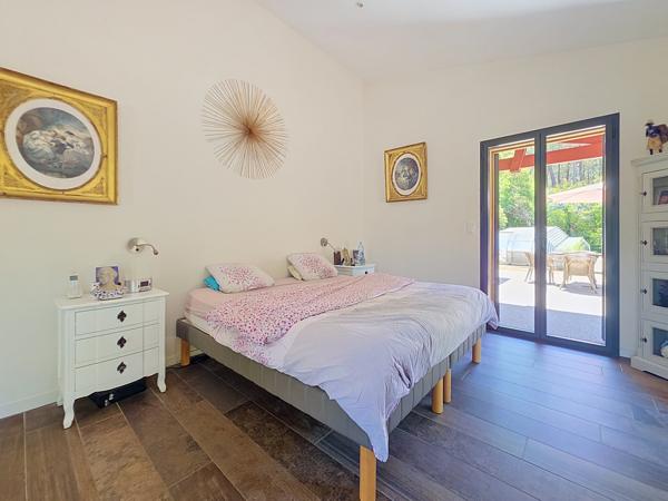 Maison
         5 pièces
        - 209 m² Bien prestige 1 649 000 € *